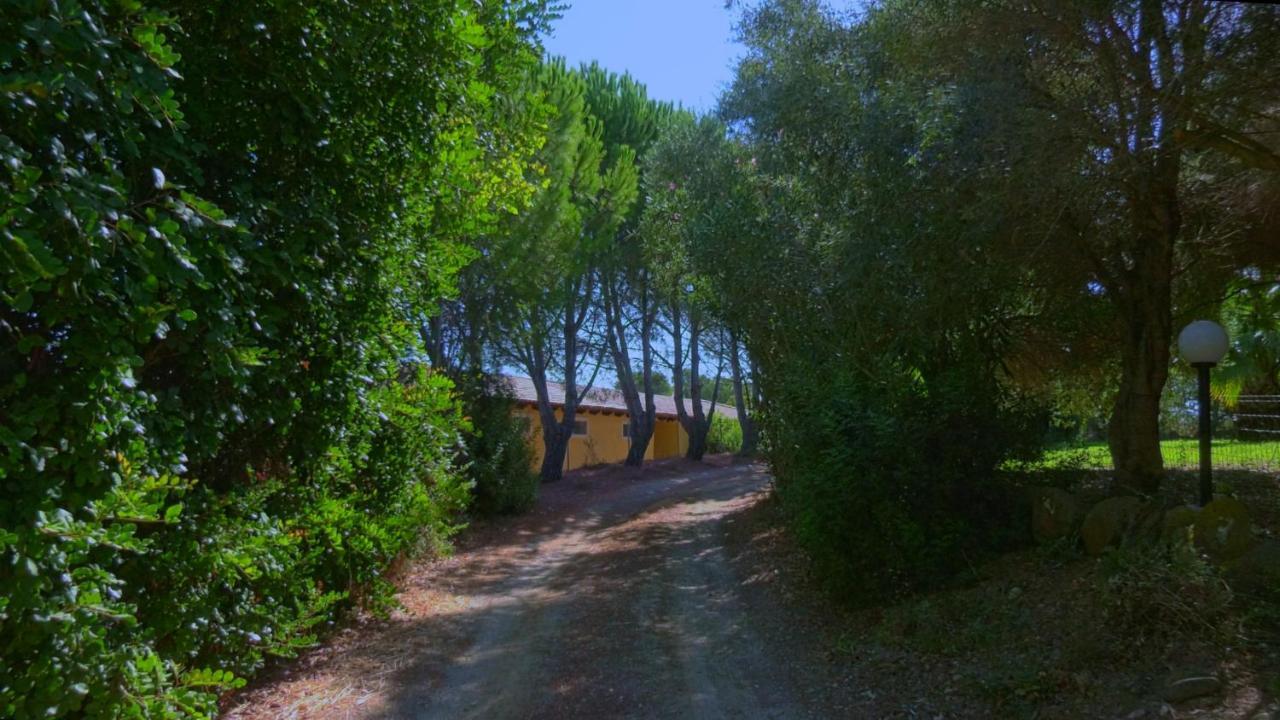 Agriturismo Santa Lucia Tratalias Exterior foto