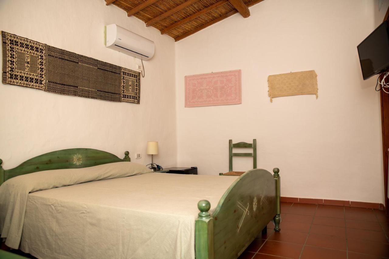 Agriturismo Santa Lucia Tratalias Exterior foto